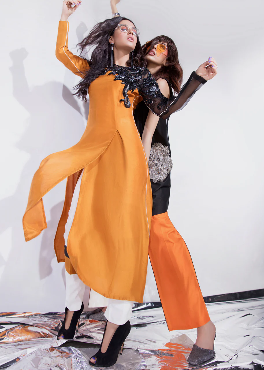 Exotic Bloom - Image 5